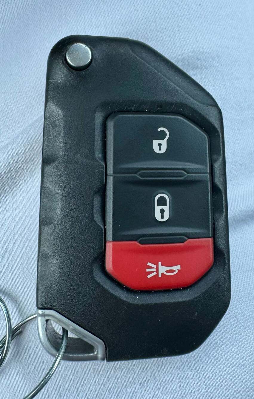 2020-2026 JEEP GLADIATOR REMOTE FLIP KEY FOB 68416782 OHT1130261 UNLOCKED OEM